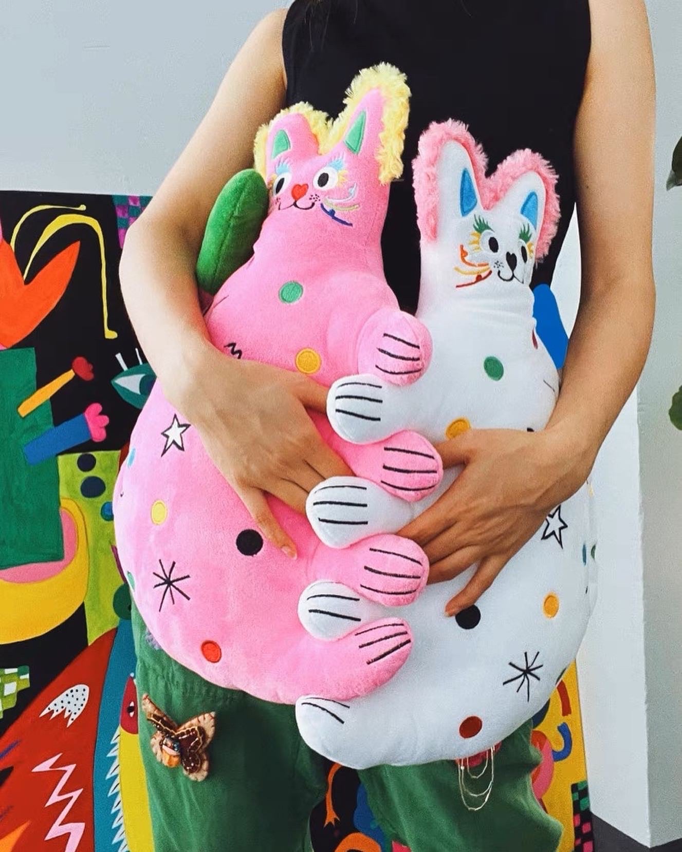 Kitty cuddle up cushion